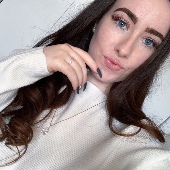 Meet your Posher, April - Picture 1 of 1